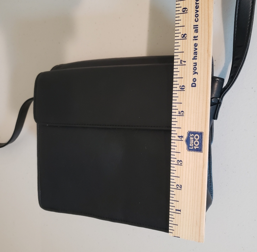 Tignanello Vintage Black Crossbody Organizer Messenger Style Magnetic Cl… - Picture 14 of 16